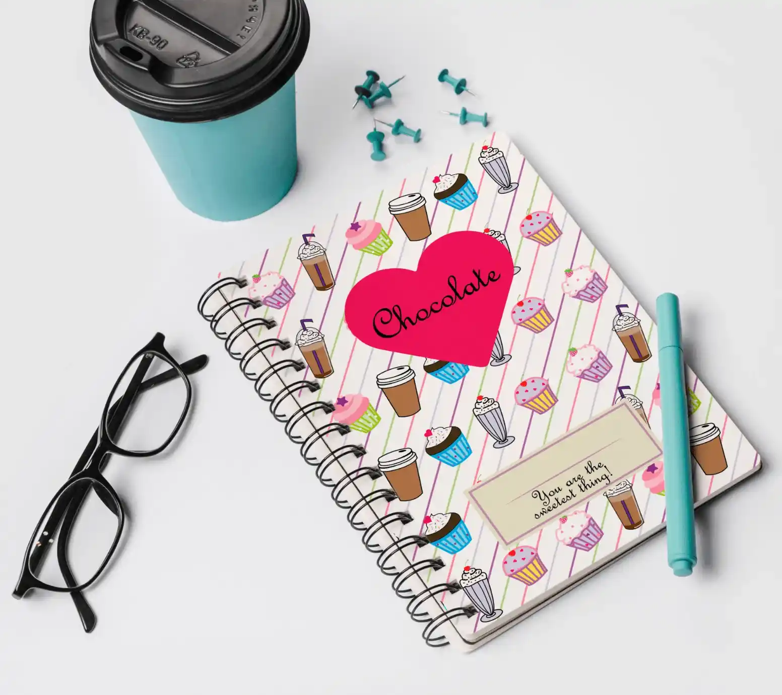 Aplicación de ilustración digital en libreta Café